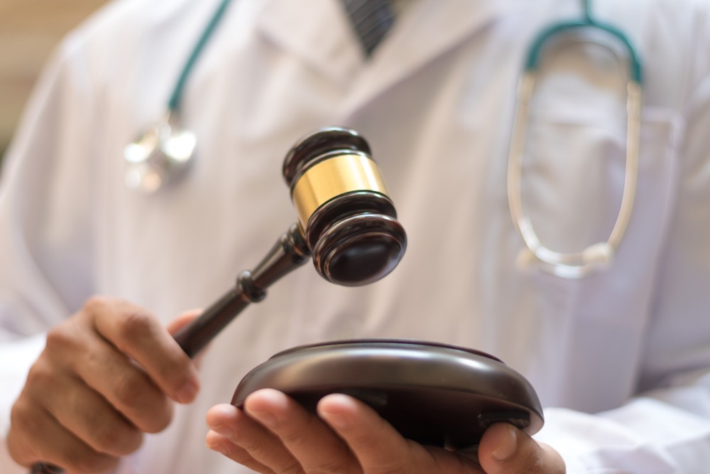 Who Legally Qualifies As A Medical Expert Witness In Florida? |  MedicalMalpracticeHelp.com
